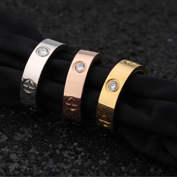 NEW Stainless Steel Screw LOVE Ring with Stone in Silver - Picture 3 of 8